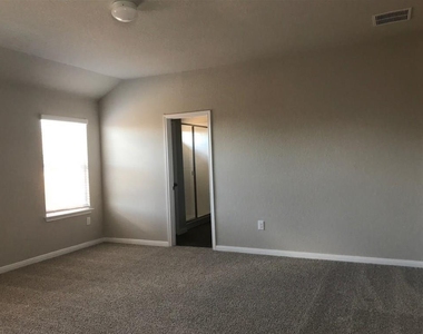 108 Cranbrook Ln - Photo Thumbnail 4