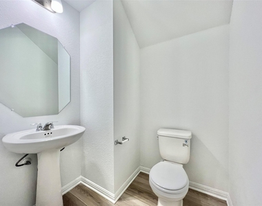 3200 College Park Dr - Photo Thumbnail 11