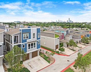 2900 Pither Ln - Photo Thumbnail 2