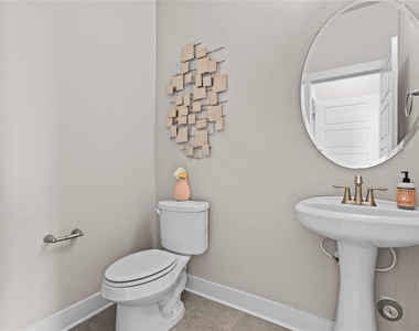 2900 Pither Ln - Photo Thumbnail 28