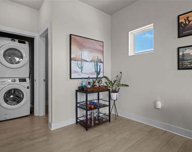 2900 Pither Ln - Photo Thumbnail 29