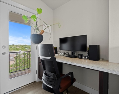 2900 Pither Ln - Photo Thumbnail 26