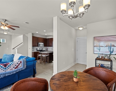 2900 Pither Ln - Photo Thumbnail 14
