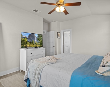 2900 Pither Ln - Photo Thumbnail 20