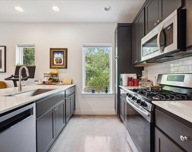 5006 Baker St - Photo Thumbnail 7