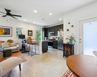 5006 Baker St - Photo Thumbnail 2