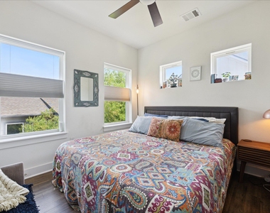 5006 Baker St - Photo Thumbnail 9