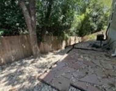 5006 Baker St - Photo Thumbnail 14