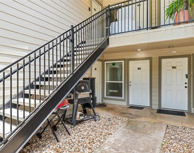 2124 Burton Dr - Photo Thumbnail 1