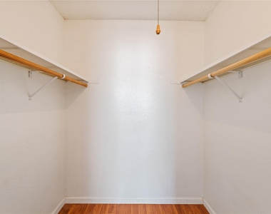 2124 Burton Dr - Photo Thumbnail 15