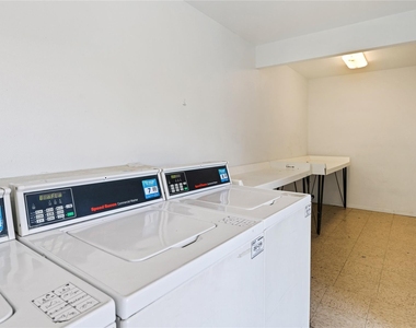 2124 Burton Dr - Photo Thumbnail 18