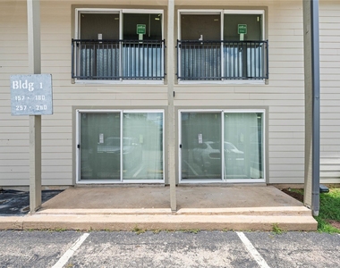 2124 Burton Dr - Photo Thumbnail 16