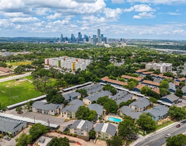 2124 Burton Dr - Photo Thumbnail 20