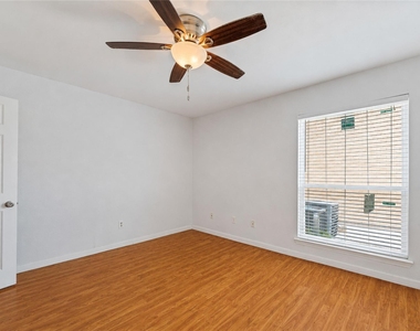 2124 Burton Dr - Photo Thumbnail 14