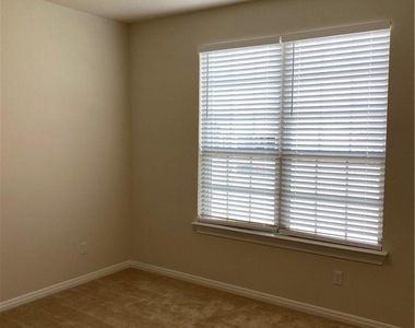 3421 Charade Dr - Photo Thumbnail 16