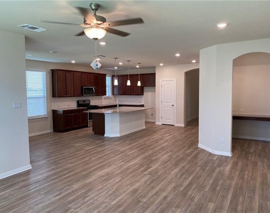 3421 Charade Dr - Photo Thumbnail 4