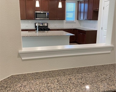 3421 Charade Dr - Photo Thumbnail 6