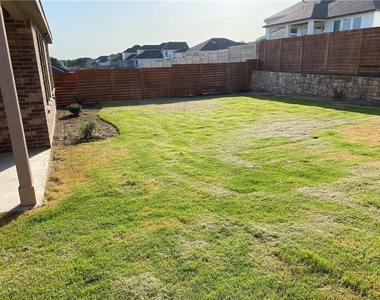 3421 Charade Dr - Photo Thumbnail 22