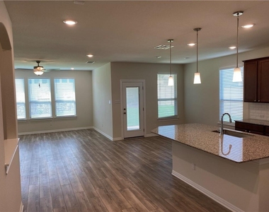 3421 Charade Dr - Photo Thumbnail 5