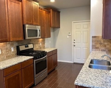 1701 S Bell Blvd - Photo Thumbnail 8