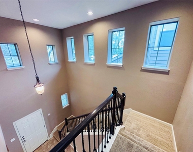 11400 W Parmer Ln - Photo Thumbnail 6