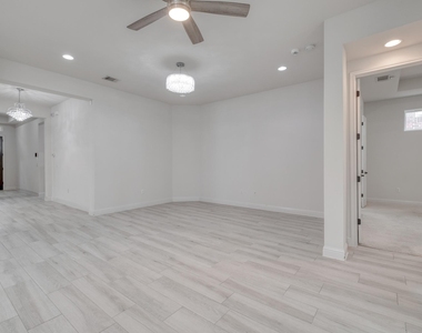 14921 Iveans Way - Photo Thumbnail 9