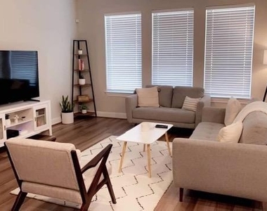 133 Birkshire Dr - Photo Thumbnail 3