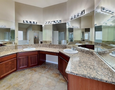 5301 Cypress Ranch Blvd - Photo Thumbnail 13