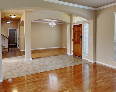 5301 Cypress Ranch Blvd - Photo Thumbnail 4