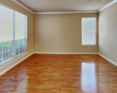 5301 Cypress Ranch Blvd - Photo Thumbnail 3