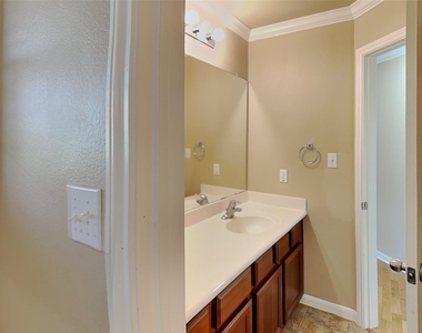 5301 Cypress Ranch Blvd - Photo Thumbnail 21
