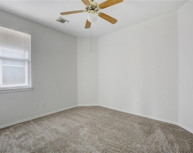 2614 Kinney Oaks Ct - Photo Thumbnail 21