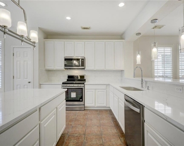2614 Kinney Oaks Ct - Photo Thumbnail 16