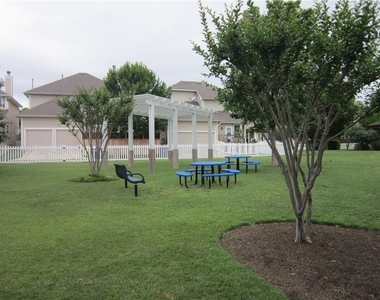 2614 Kinney Oaks Ct - Photo Thumbnail 30