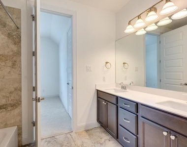 220 Oxbow Cv - Photo Thumbnail 26