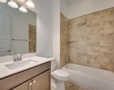 220 Oxbow Cv - Photo Thumbnail 29