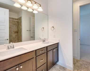 220 Oxbow Cv - Photo Thumbnail 27