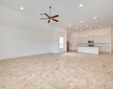220 Oxbow Cv - Photo Thumbnail 16