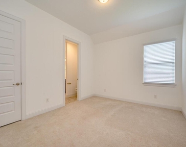 220 Oxbow Cv - Photo Thumbnail 25
