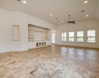 220 Oxbow Cv - Photo Thumbnail 13