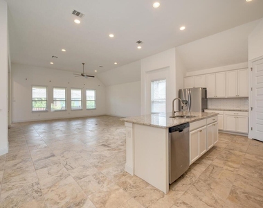 220 Oxbow Cv - Photo Thumbnail 6