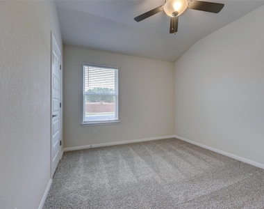 201 Fairmeadow Downs Dr - Photo Thumbnail 15