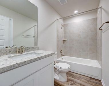 201 Fairmeadow Downs Dr - Photo Thumbnail 16