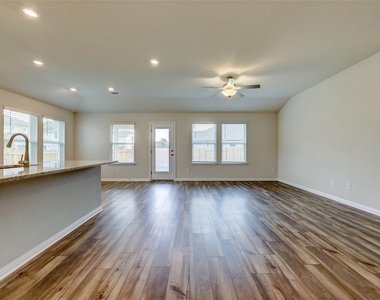 201 Fairmeadow Downs Dr - Photo Thumbnail 4
