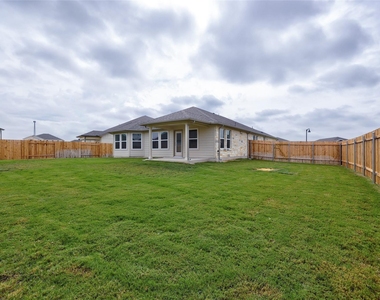 201 Fairmeadow Downs Dr - Photo Thumbnail 20