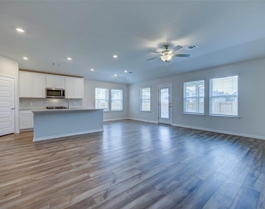 201 Fairmeadow Downs Dr - Photo Thumbnail 5