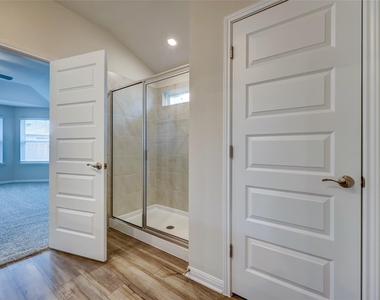 201 Fairmeadow Downs Dr - Photo Thumbnail 12