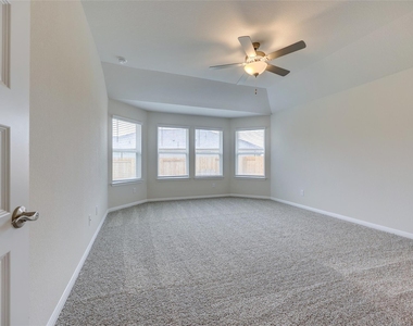 201 Fairmeadow Downs Dr - Photo Thumbnail 10