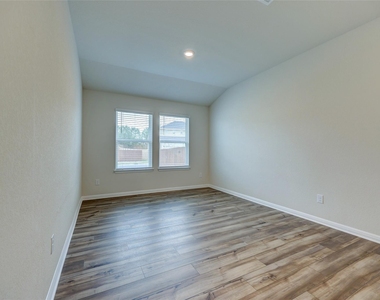 201 Fairmeadow Downs Dr - Photo Thumbnail 3