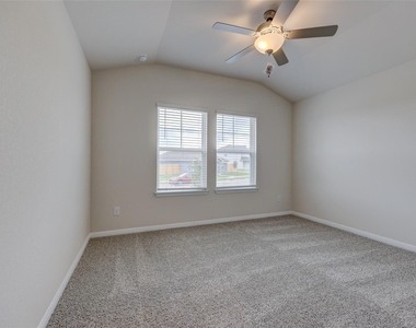 201 Fairmeadow Downs Dr - Photo Thumbnail 13
